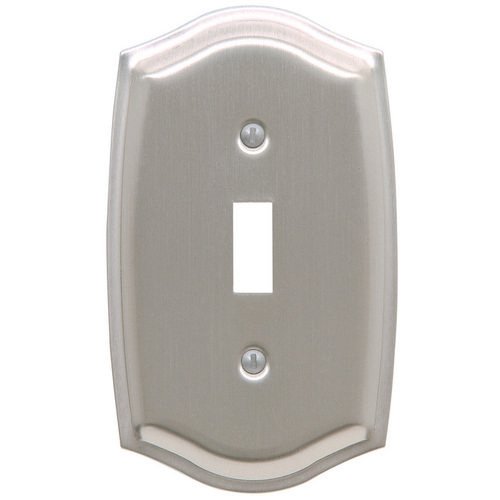 Single Toggle Colonial Switchplate in Satin Nickel