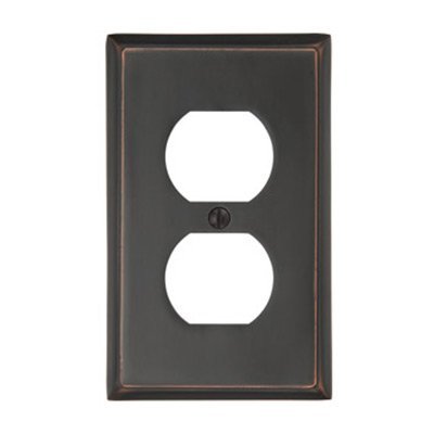 Single Outlet Colonial Wallplate in Oil Rubbed Bronze