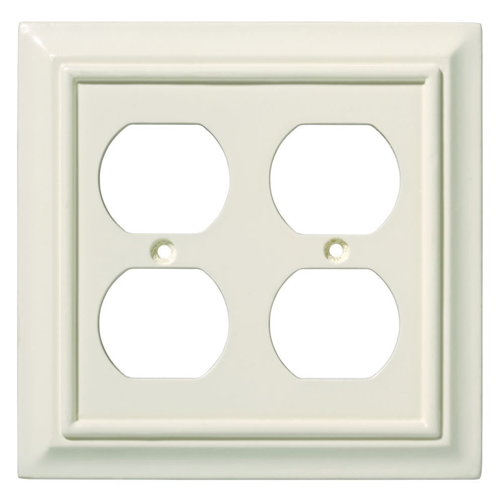 Wood Double Duplex Outlet in Light Almond